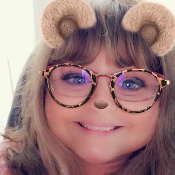 Meet your Posher, Tamra - Picture 5 of 6